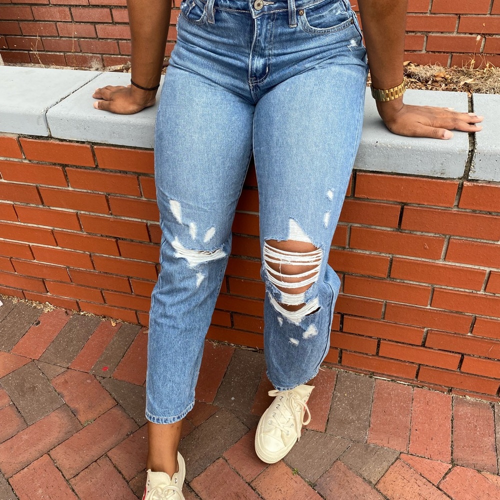 *ONE LEFT!* Daylen High Rise Distressed Boyfriend Jean - Picture 10 of 12